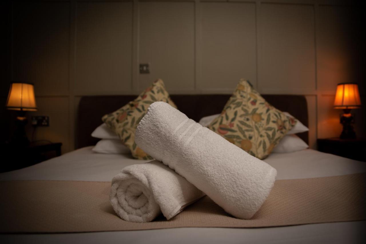 מלון Axbridge The Oak House מראה חיצוני תמונה Bath towels