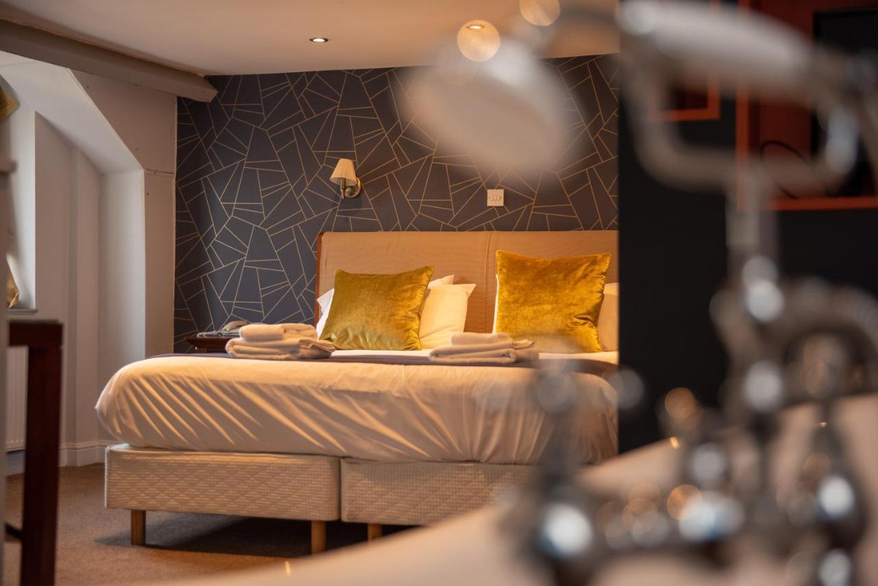 מלון Axbridge The Oak House מראה חיצוני תמונה A bedroom at the hotel